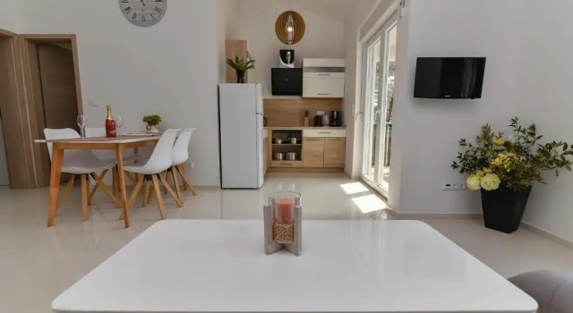 Апартаменты Denis Apartment