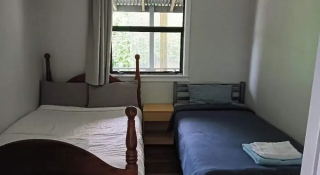 5 Bedroom House at 7 Salisbury Road, Забронировать Дом для отпуска Отели Роторуа с парковкой, Парковка