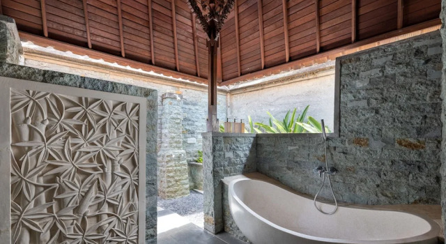 Вилла с балконом Santi Mandala Villa & Spa