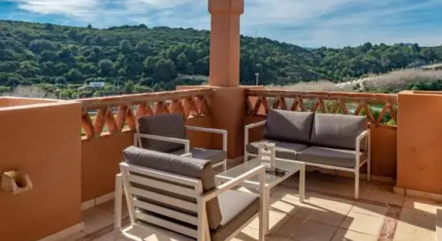 2225-Spacious 3 bedrooms with sea view
