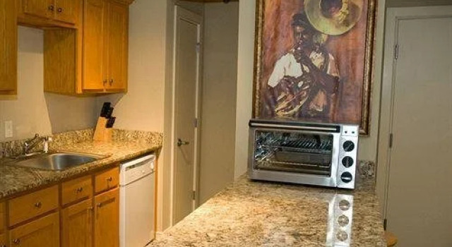 Jelly Roll Executive Suites