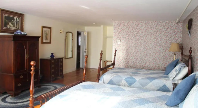 Четырёхместный номер Standard Old Orchard Beach Inn