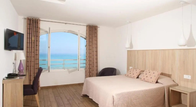 Номер Comfort Hotel Beau Rivage