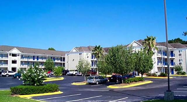 Четырёхместный номер Standard Stay Suites of America