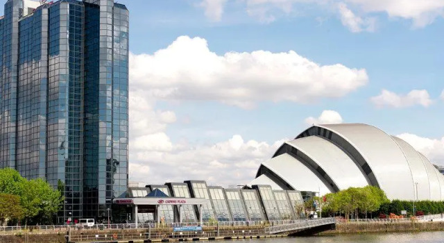 Номер Classic Crowne Plaza Glasgow by IHG