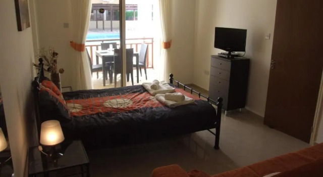 Studio with shower room E3, full kitchen, poolside, FREE WIFI, Reserva ahora Apartamento Apartamentos en Peyia, Apartamento