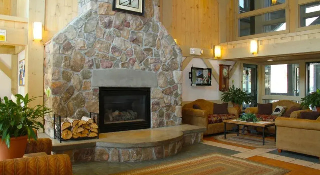 The Village of Loon Mountain, Varaa Hotelli Hotellit New England uima-altaalla, Uima-allas