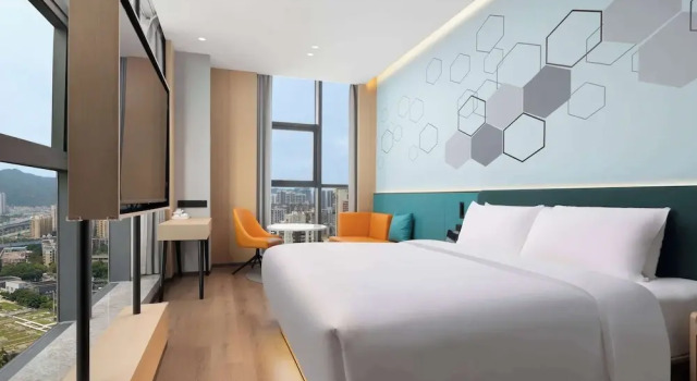 Двухместный номер Standard Days Inn By Wyndham Zhuhai Gongbei Port