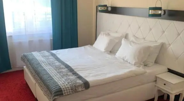 Hotel i Restauracja Admirał, Забронировать Отель Легница Нижнесилезское воеводство