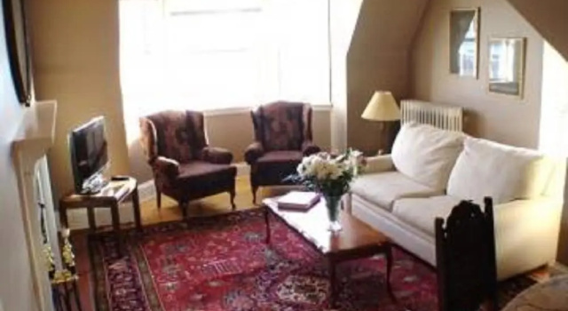 Апартаменты Ashbury House B&B