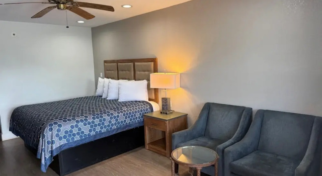 Номер Deluxe Western Inn