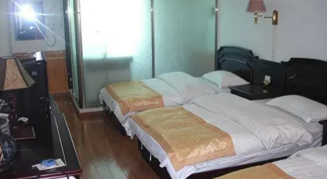 Трёхместный люкс Jianchuan Jianhu Hotel