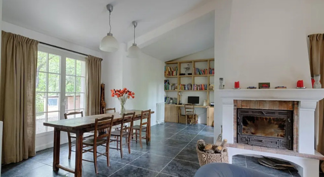 Beautiful holiday villa with privat pool surrounded by vineyard in Entrecasteaux