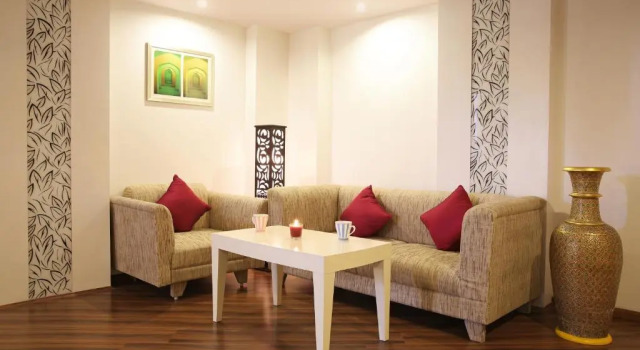 Люкс Deluxe Golden Tulip Jaipur City Center