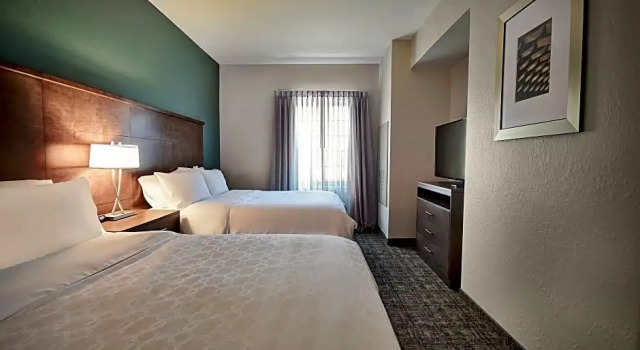 Четырёхместный люкс Staybridge Suites - Holland by IHG