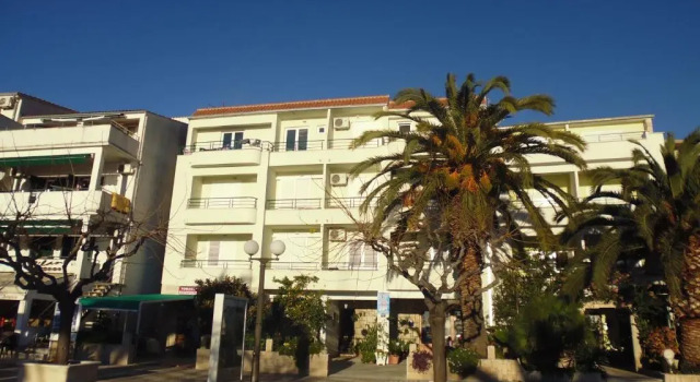 Apartments Ivo & Anka Cobrnic, Rezerwuj Apartament Hotele w Split-Dalmatia County z parkingiem, Parking