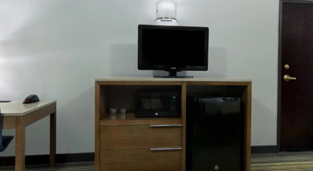 Двухместный люкс с видом на реку Oxford Suites Spokane Downtown