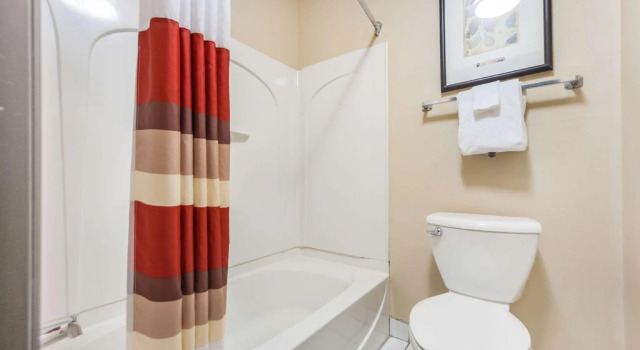 Четырёхместный номер Standard Econo Lodge Sioux Falls Empire Mall