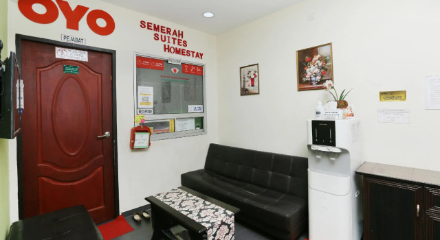 OYO 89902 Semerah Suites Homestay, Varaa Hotelli Hotellit Johor pysäköinnillä, Pysäköinti
