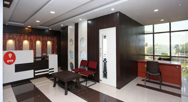 OYO 9048 Hotel Lucifer