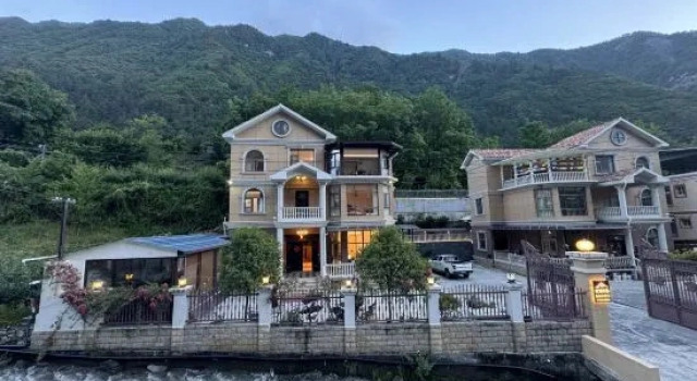 Lixian Snowy Velvet Villa Homestay (Danzha Mugou Branch), Prenota Villa Ville a Ngawa, Villa