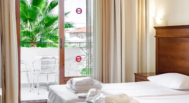 Двухместный номер Standard с видом на бассейн Tresor Hotel