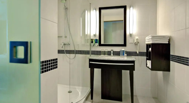Двухместный номер Standard с балконом Hampton by Hilton Berlin City West