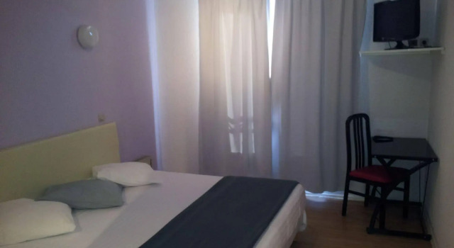 Le Clos Fleuri, Book Hotel Thizy-les-Bourgs 