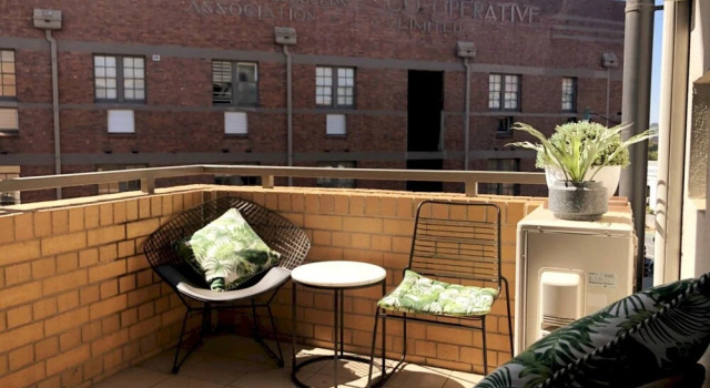 Classic Woolstore Apartment in Teneriffe, Book Apartment Newstead Queensland