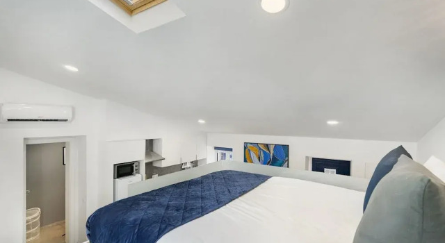 Urban Escape: 1-Br W/Mezzanine Near Campo Ourique, Prenota Appartamento Lisbona Estremadura