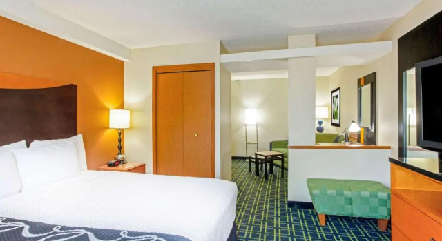 Люкс La Quinta Inn & Suites by Wyndham Manassas Battlefield