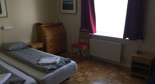 Downtown Reykjavík Baldursbrá Guesthouse, Забронировать Гостевой дом Отели Хёвюдборгарсвайдид с парковкой, Парковка