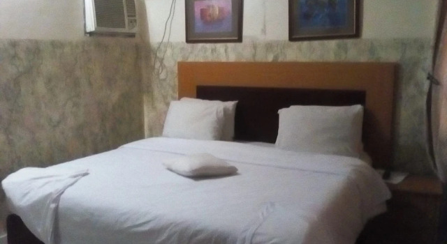 Jerry Cedarwood Guest House, Book Pension Hoteller i Yenagoa med parkering, Parkering