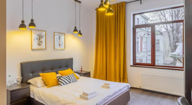 CHÂTEAU: Upscale Suites in Bucharest's Historical Center!