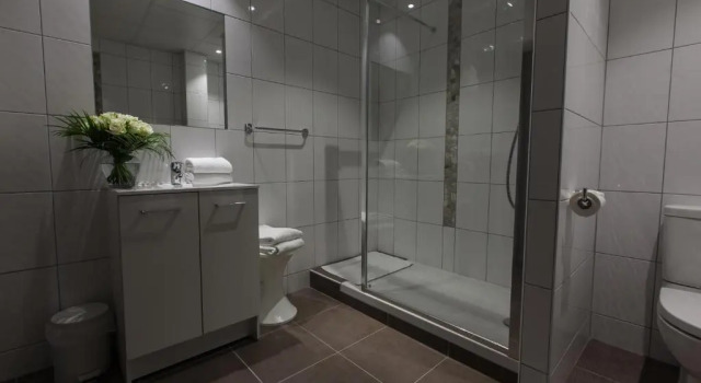 Четырёхместный номер Standard Brit Hotel Bristol Montbéliard Centre