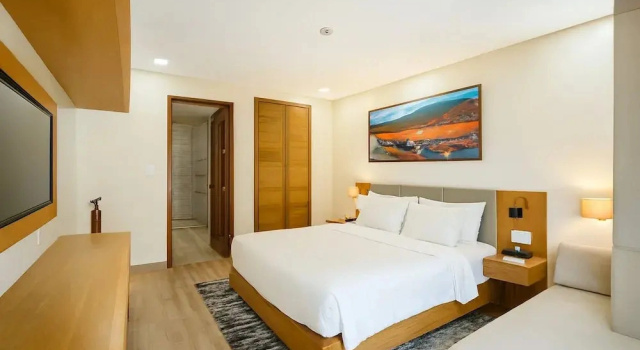 Четырёхместный люкс Marina Bay Con Dao Hotel