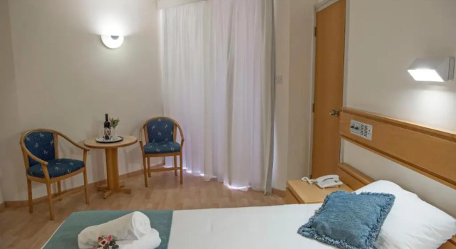 Одноместный номер Standard с видом на бассейн Kissos Hotel