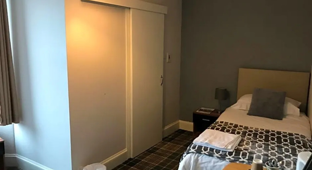 Commercial Hotel Dufftown, Book Hotel Hoteller i Dufftown med parkering, Parkering