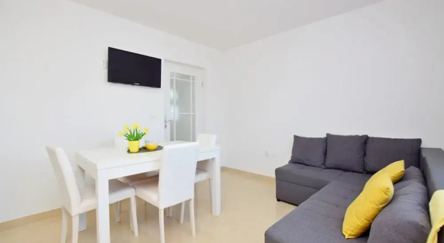 Apartment Maja, Rezerwuj Apartament Hotele w Mulo z parkingiem, Parking