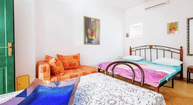 Spacious Ground Floor Apartment With Private Covered Terrace, Near the Sea, Забронировать Апартаменты/квартира Апартаменты Задарской жупания, рядом с Пляж Старенице, Апартаменты/квартира