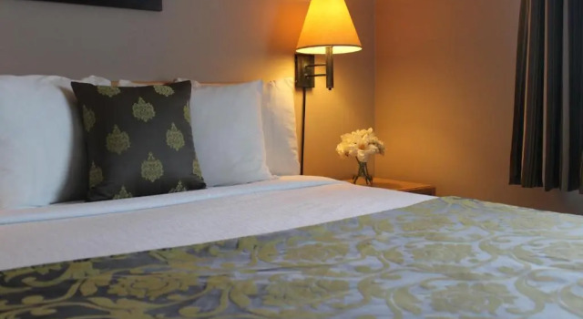 Двухместный номер Superior Travelodge by Wyndham Fort McMurray