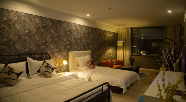 Yilu Gangwan Hotel