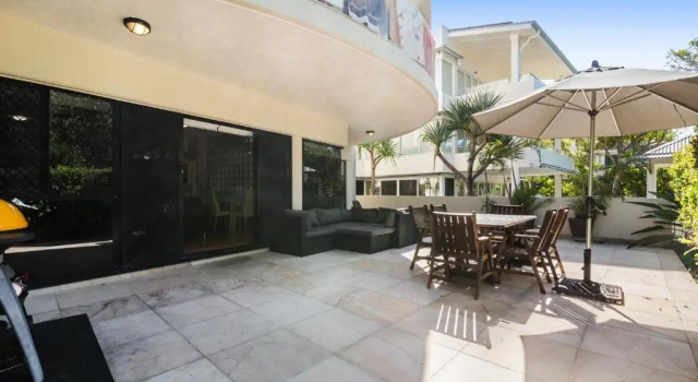 Апартаменты Цокольный этаж с 2 комнатами Mirra Chana Beachfront Apartments Mooloolaba