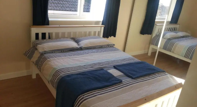 House - Sleeps 5 - Pets Ok - Parking - Garden, Забронировать Отель Бристоль Англия, рядом с Blaise Castle Estate Country Park