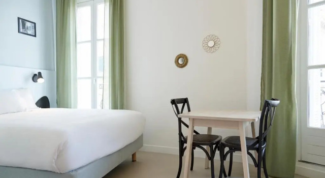 Двухместный номер Superior с балконом Hôtel Amista Marseille