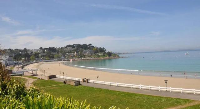 Appartement VUE MER avec terrasse-jardinet à PERROS-GUIREC - Réf 825, Rezerwuj Apartament Perros-Guirec 