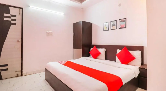 Oyo Flagship 93499 Hotel Belmond