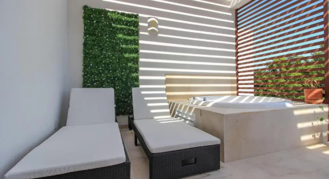 Апартаменты Exceptional 2Story Penthouse with Hot Tub and Rooftop Terrace in Bahia Principe