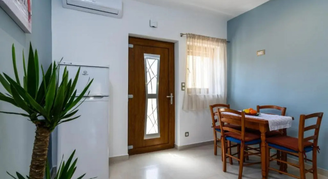 Apartmani Marko i Ana, Rezerwuj Hotel Hotele w Split-Dalmatia County z parkingiem, Parking