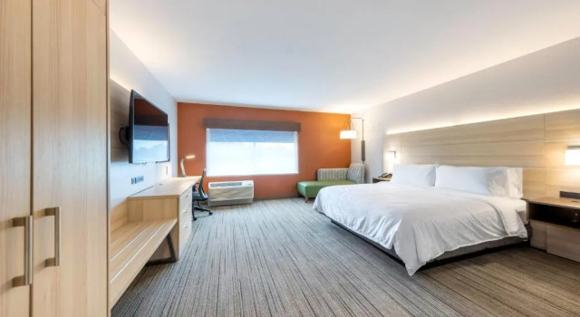 Двухместный номер Deluxe Holiday Inn Express & Suites - Staunton by IHG